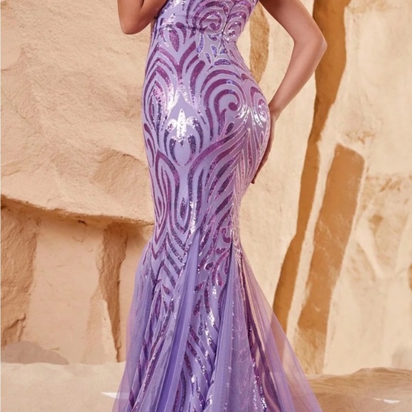 NWT Off Shoulder Sleeveless Mesh Insert Sequin
Mermaid Dress. - Picture 6 of 6
